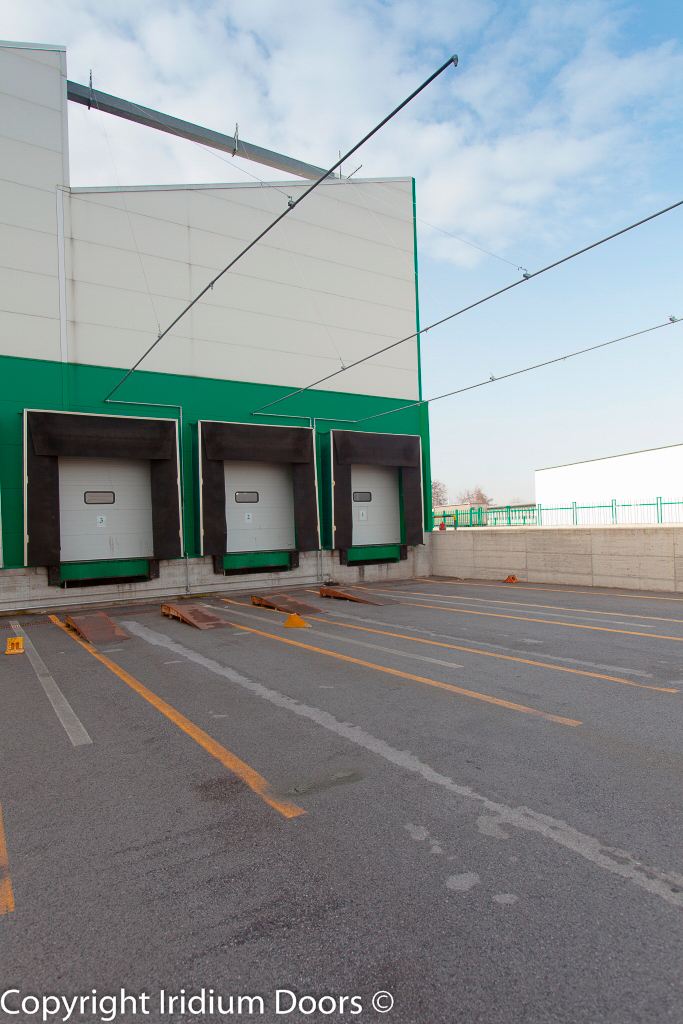Iridium Doors Gallery Baie Di Carico 15