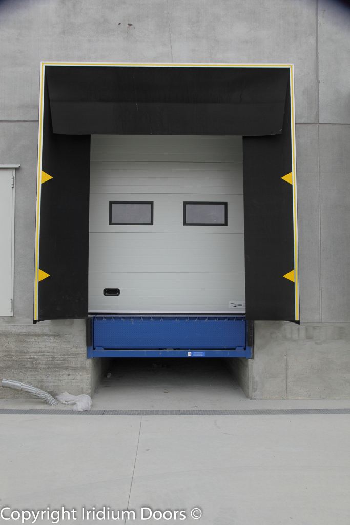 Iridium Doors Gallery Baie Di Carico 22