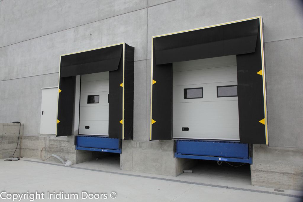 Iridium Doors Gallery Baie Di Carico 23