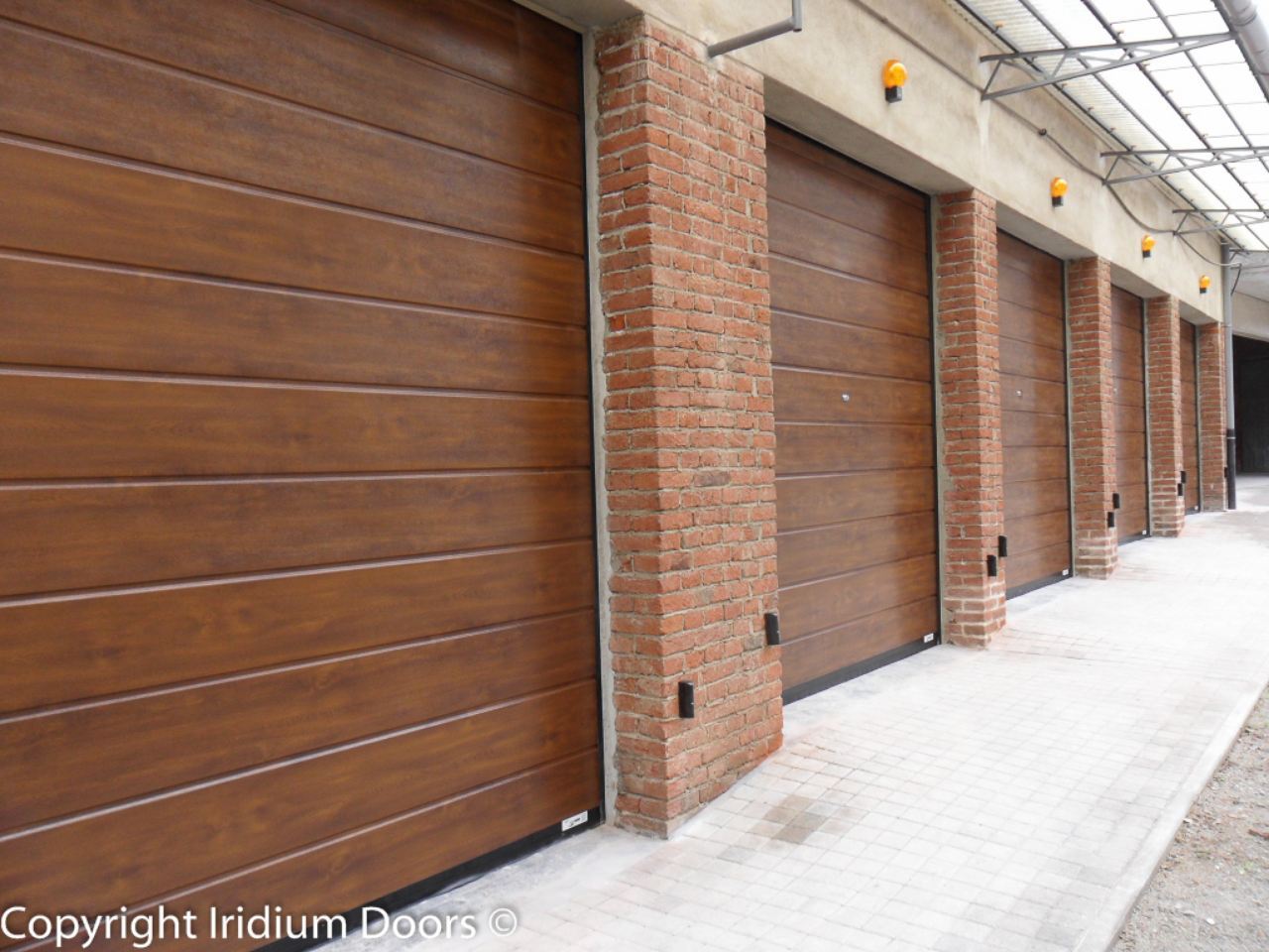 Iridium Doors Sezionali Residenziali finto legno 205