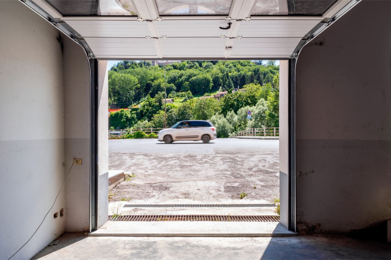 Iridium Doors portone sezionale aperto 171