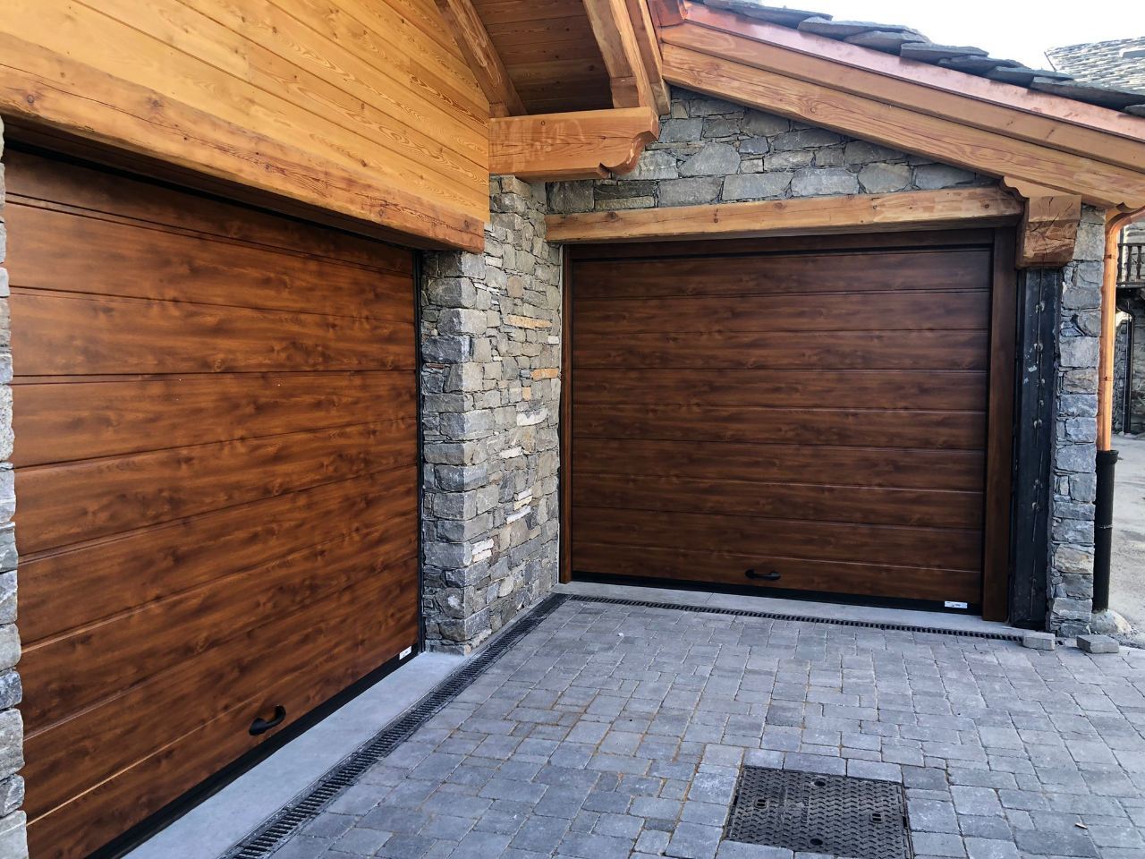  Iridium Door portoni sezionali effetto legno 127