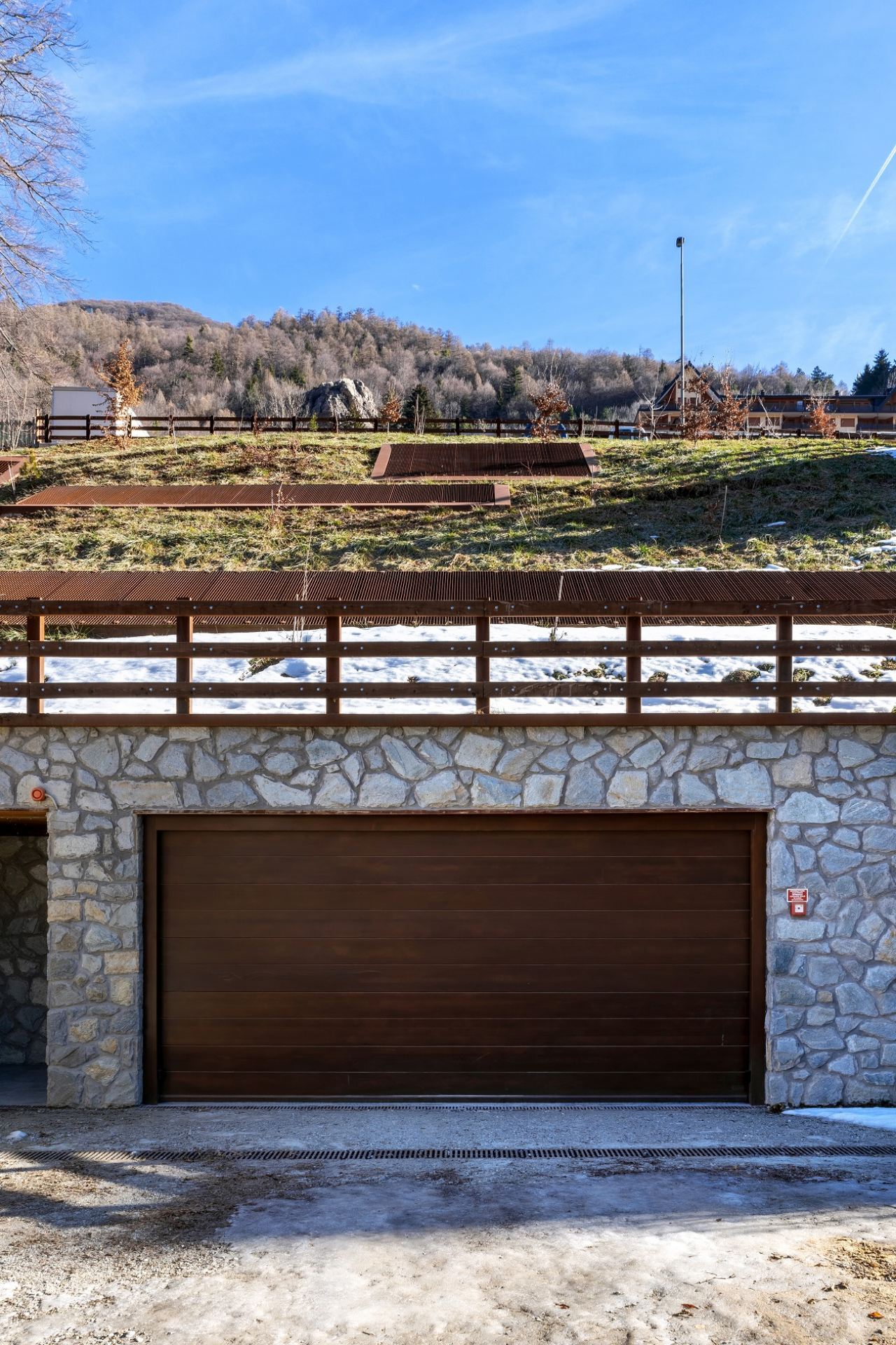 Iridium Doors Sezionale Bidoga Simil Legno 174
