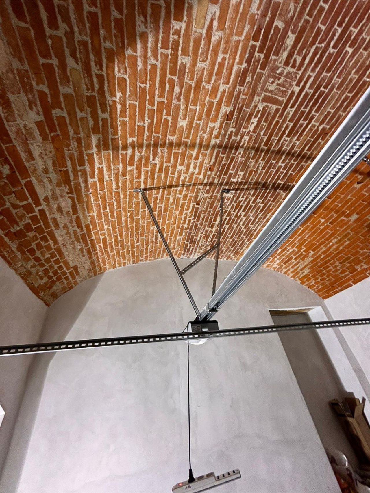 Iridium Doors aggancio soffitto portone sezionale 173