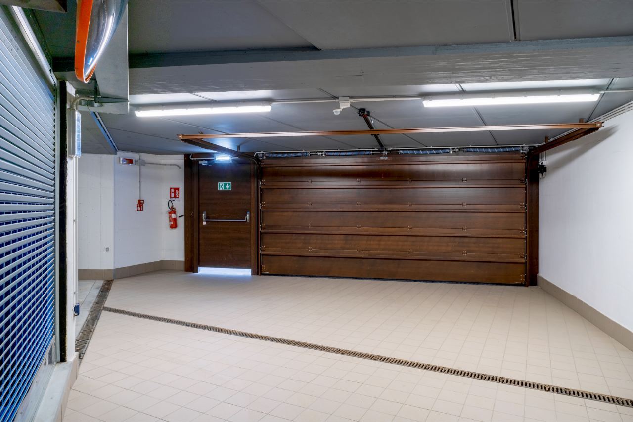 Iridium Doors sezionale molle a torsione 103