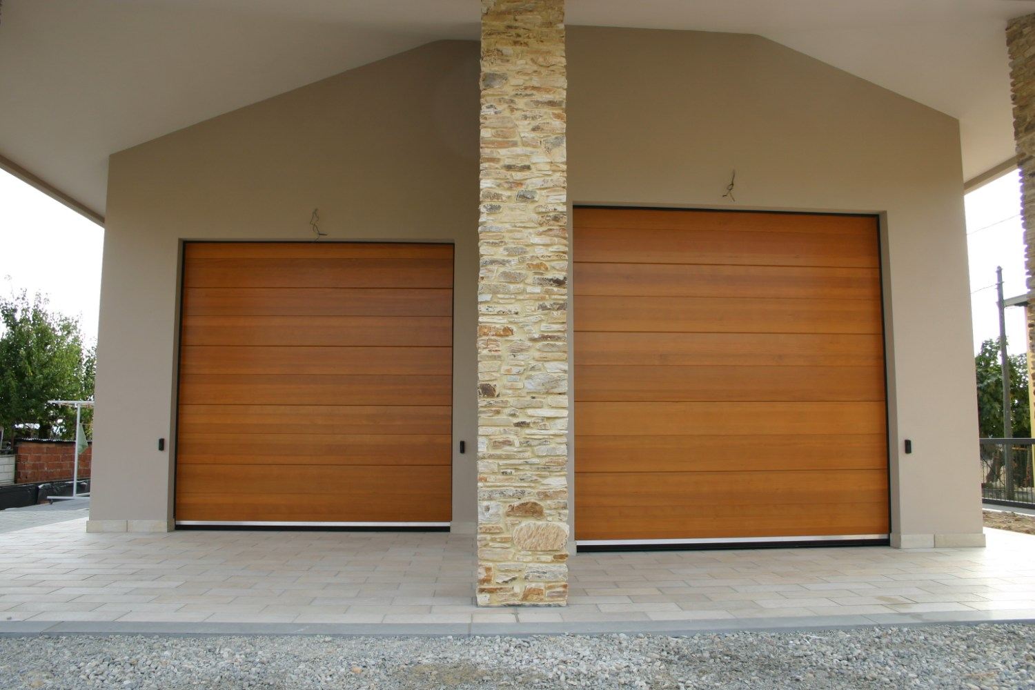 Iridium Doors Portone Sezionale Residenziale Vero Legno 3