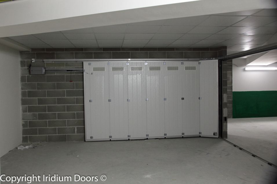 Iridium Doors Portone Sezionale a Scorrimento Laterale PAVO 1