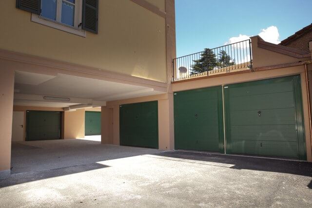 Portoni basculanti: la soluzione più vantaggiosa per il tuo garage