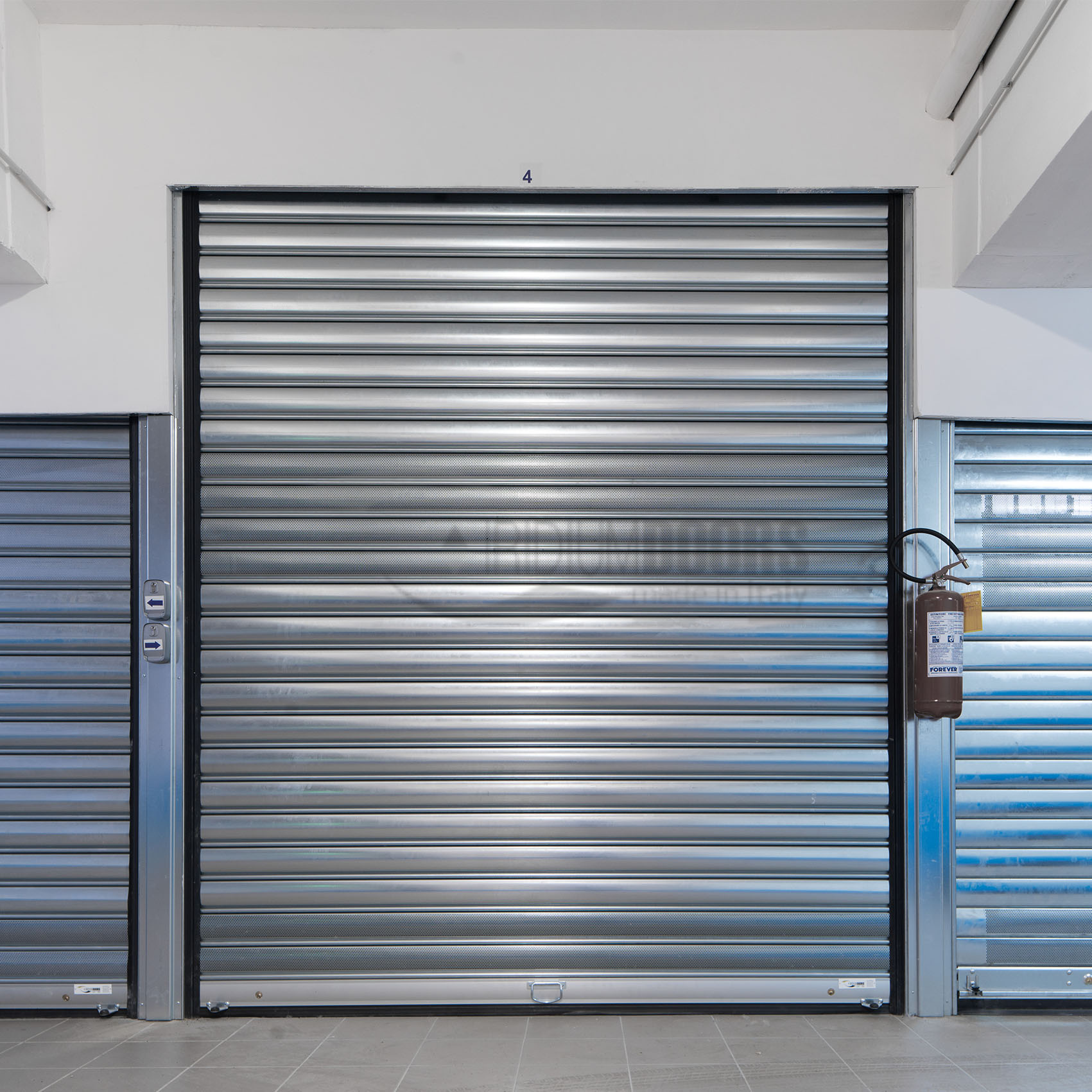 Serrande residenziali motorizzate e manuali iridium doors