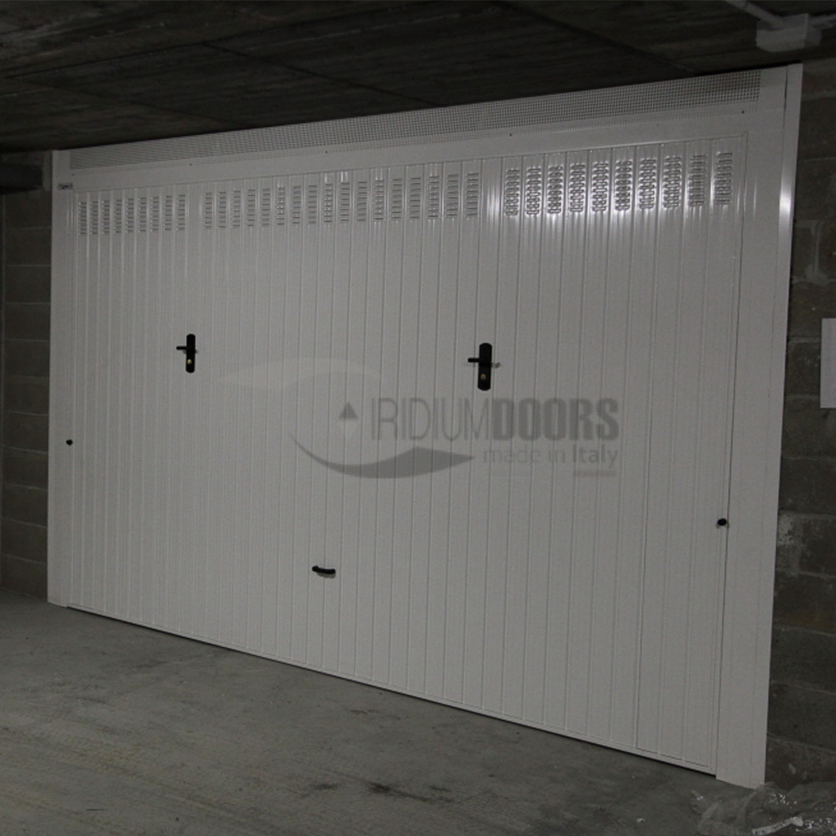 portone basculante zincato bianco per garage Torino
